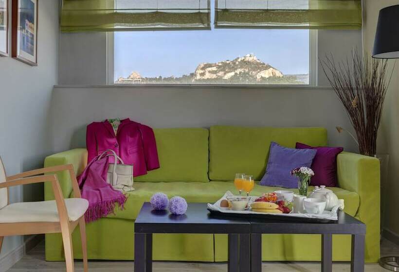 مجموعه ویستا شهر, Polis Grand