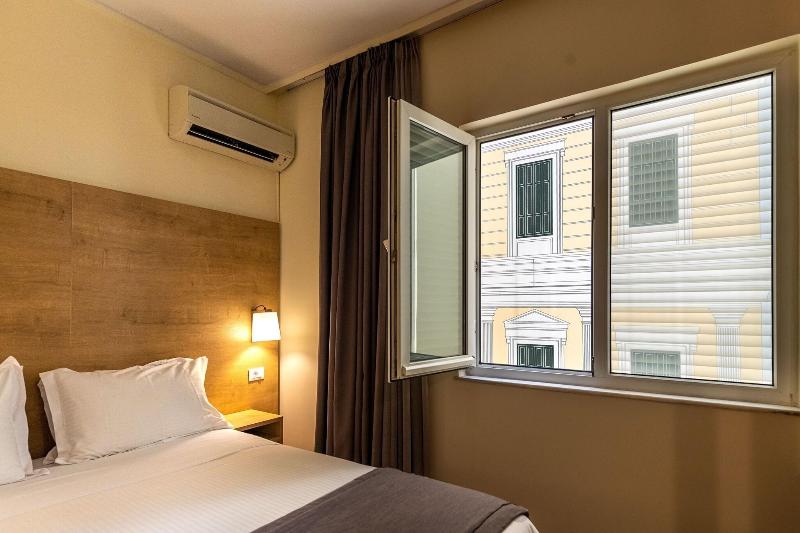 اتاق استاندارد اینتریور, Polis Grand