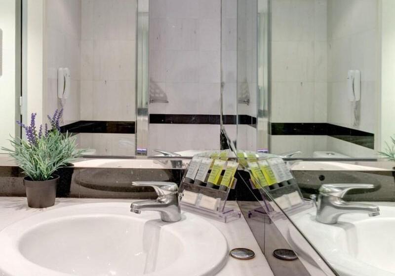 اتاق استاندارد اینتریور, Polis Grand
