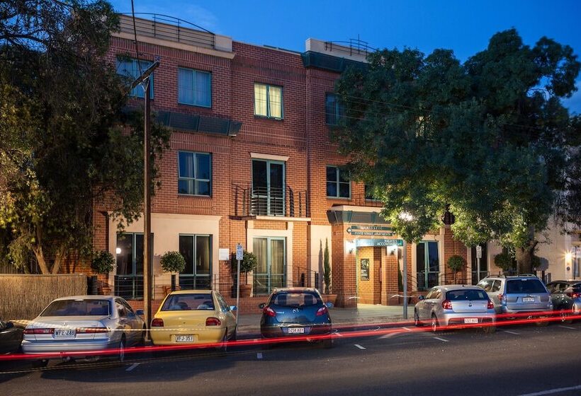 استودیوی استاندارد, Majestic Tynte Street Apartments