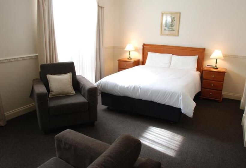 استودیوی استاندارد, Majestic Tynte Street Apartments