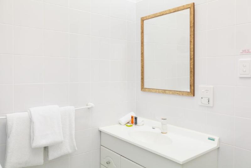 استودیوی استاندارد, Majestic Tynte Street Apartments