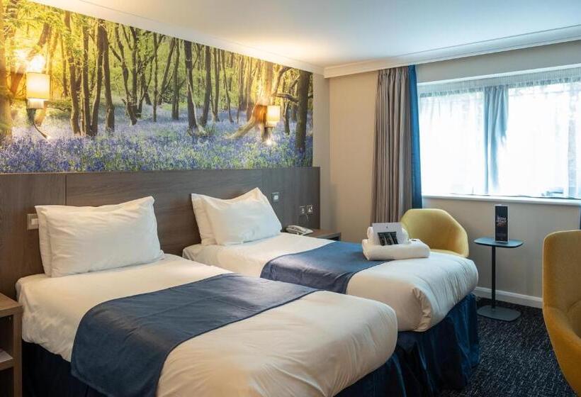 اتاق اجرایی, Burleigh Court Hotel And Leisure