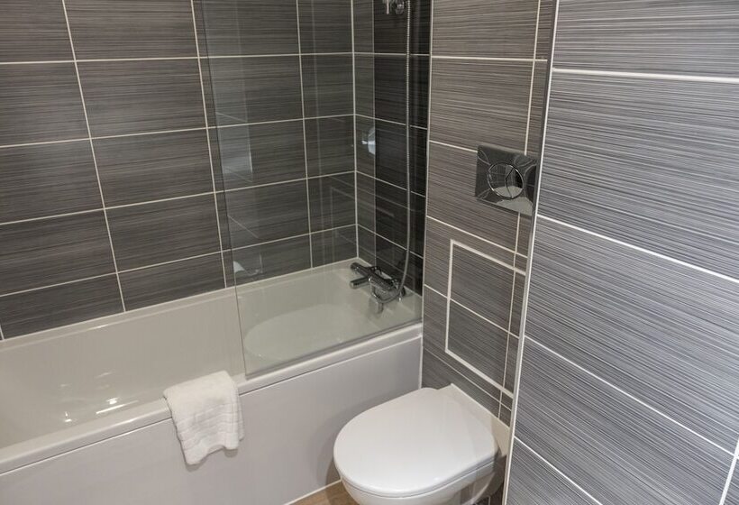سوییت, Burleigh Court Hotel And Leisure