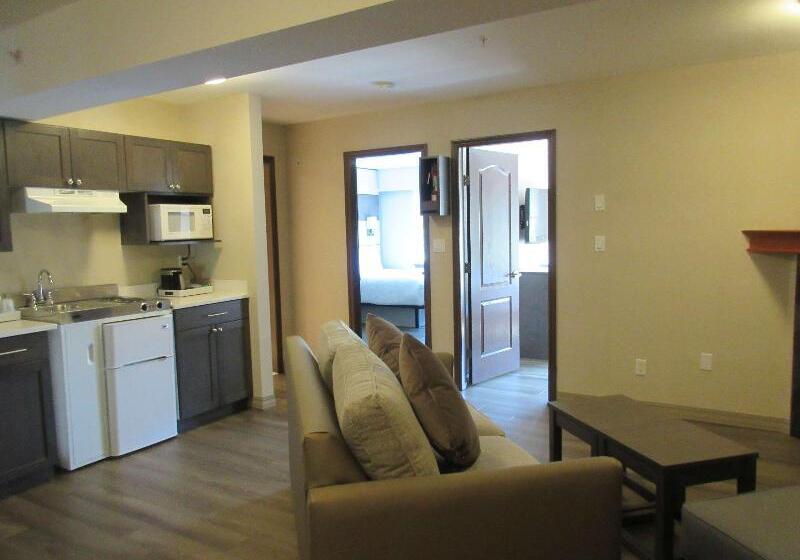 クイーンサイズベッドのスイートルーム, Best Western Premier Aberdeen Kamloops