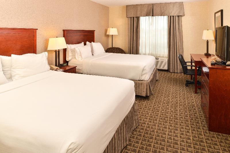 سوییت, Holiday Inn Express Edmonton North, An Ihg
