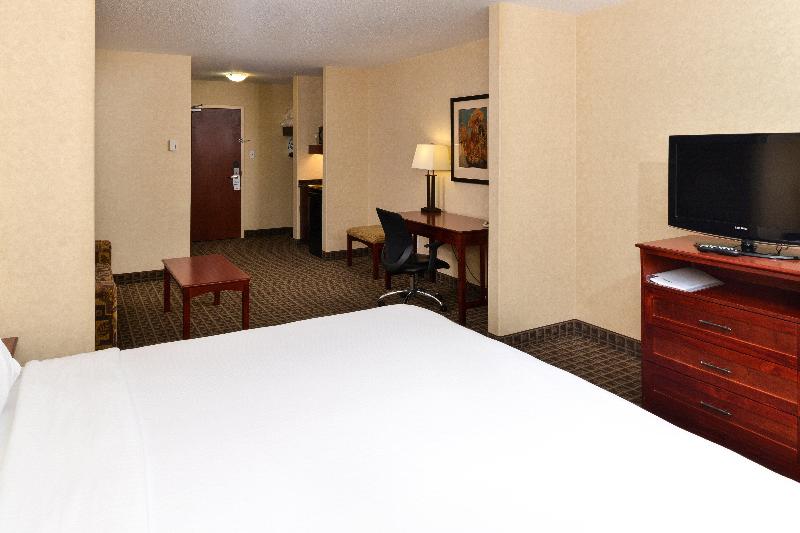 سوئیت با تخت بزرگ, Holiday Inn Express Edmonton North, An Ihg