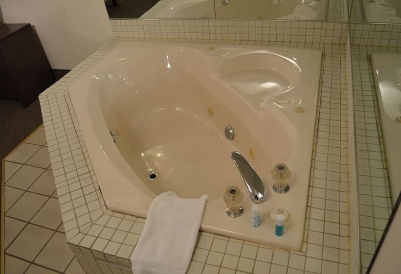 デラックスルーム, Super 8 By Wyndham Niagara Falls By The Falls