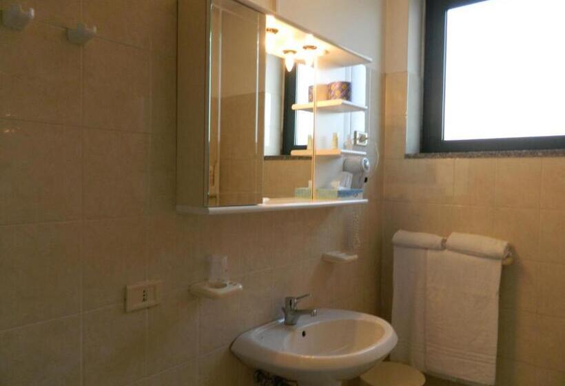 اتاق اکونومی, Ascot Lodging