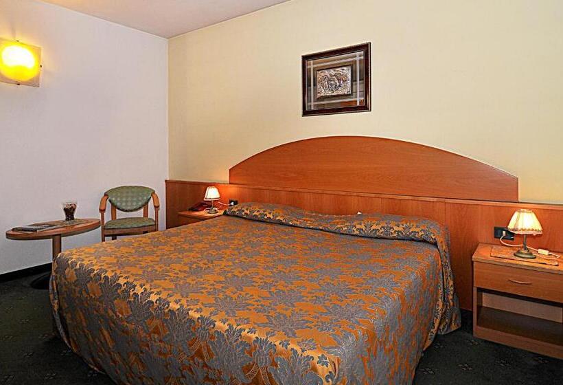 اتاق اکونومی, Ascot Lodging