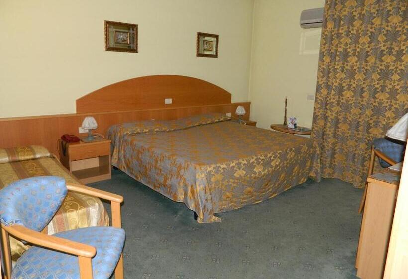 اتاق اکونومی, Ascot Lodging
