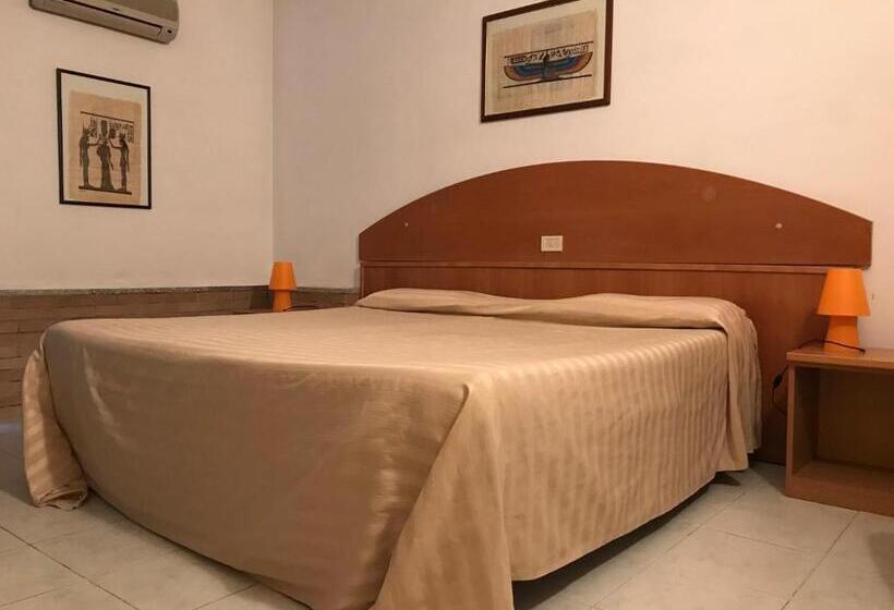 اتاق اکونومی, Ascot Lodging