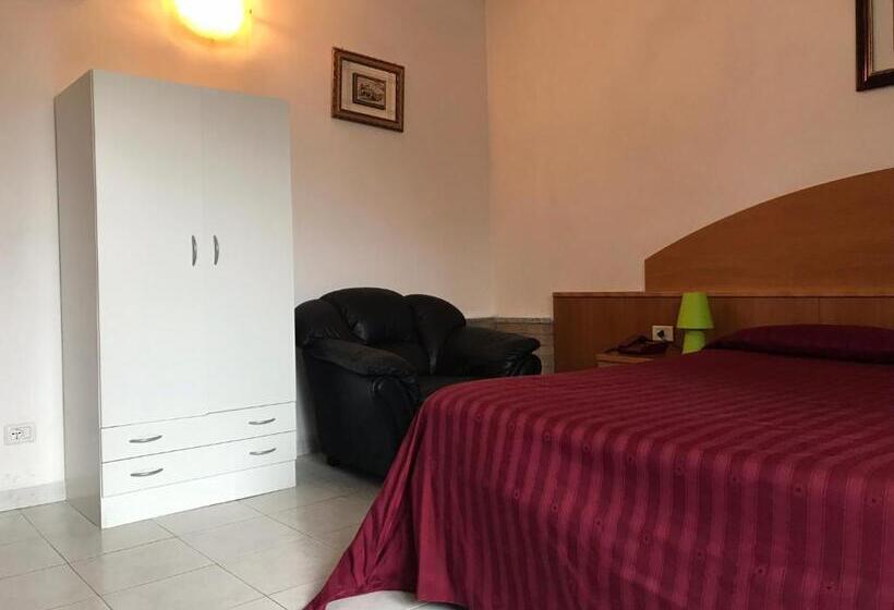 اتاق اکونومی, Ascot Lodging