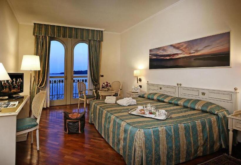Номер Deluxe Вид на Озеро, Savoy Palace