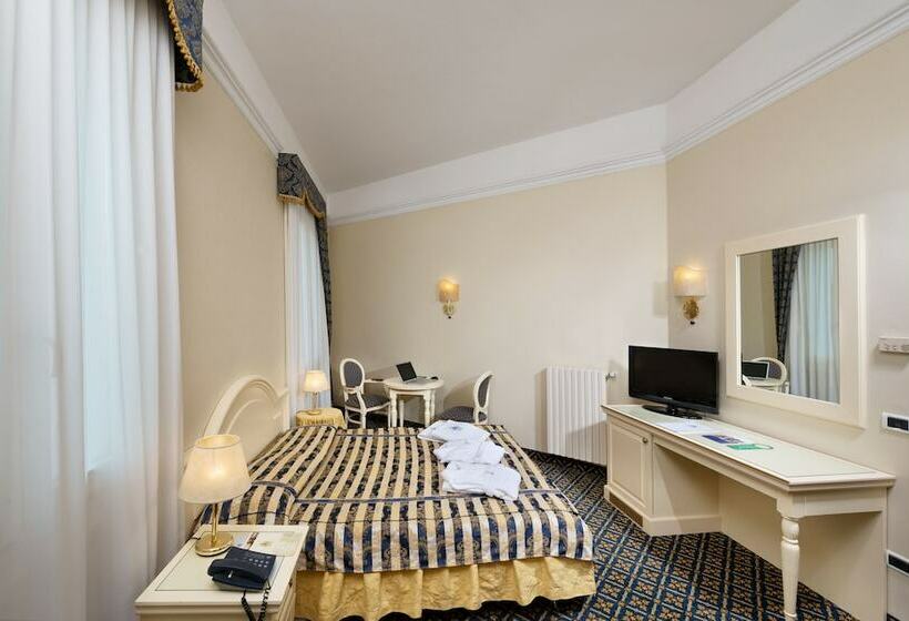 اتاق راحتی, Terme Roma