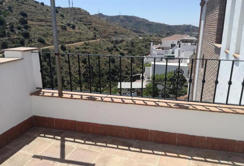 1 Bedroom Apartment with Terrace, Al Andalus