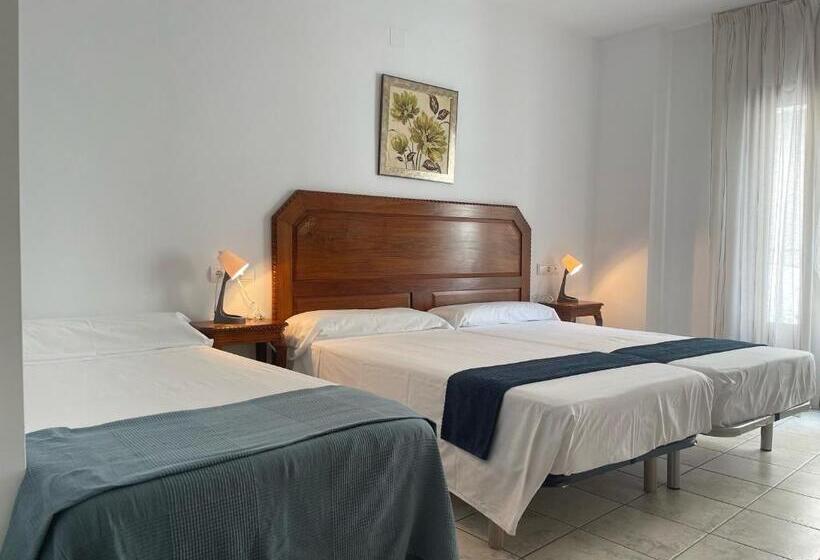 Standard Triple Room, Al Andalus