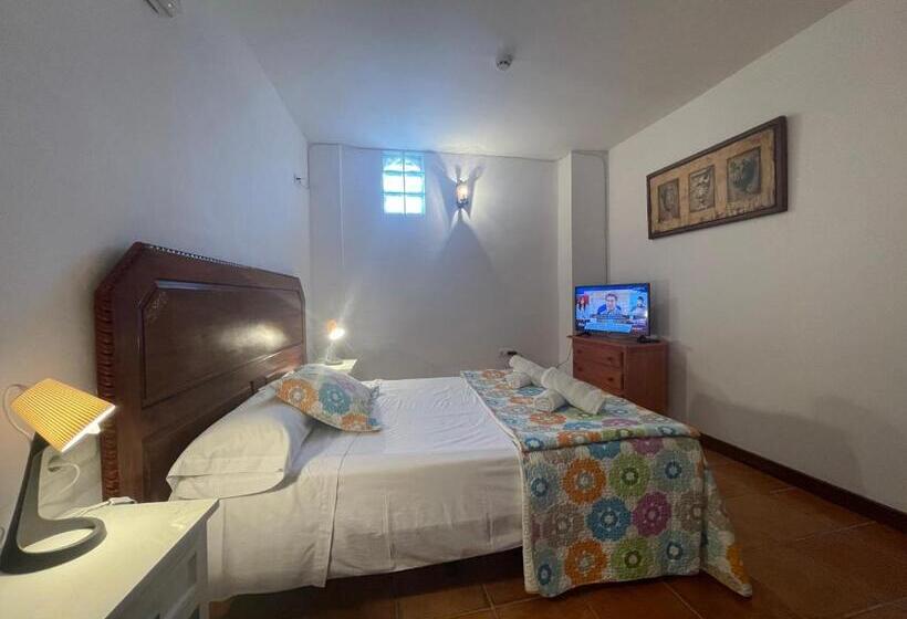 1 Bedroom Apartment with Views, Al Andalus