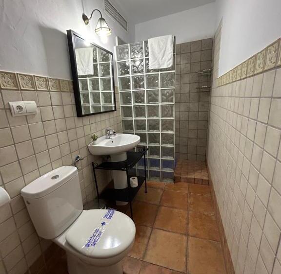 1 Bedroom Apartment with Views, Al Andalus