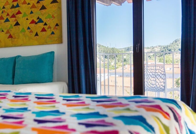 Трехместный Номер Стандарт с Балконом, Boutique Hotel Casa Do Outeiro   Arts & Crafts