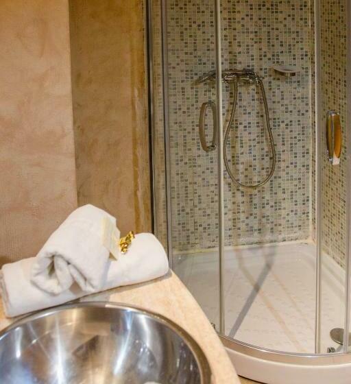 Quarto Estandar, Hostal Bavieca