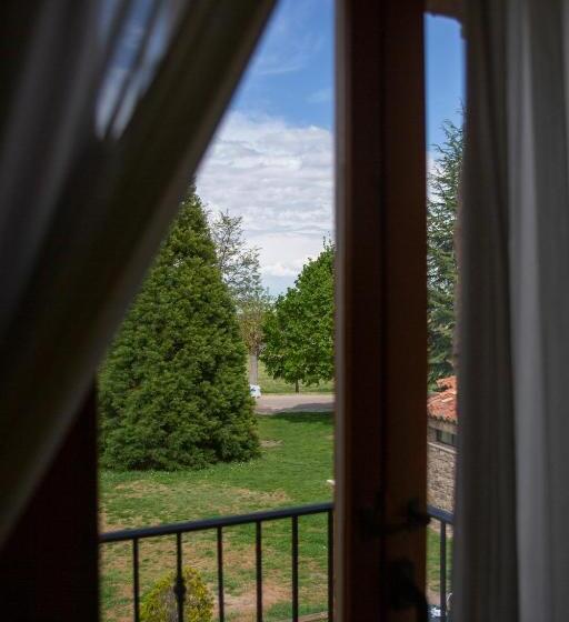 Quarto Estandar, Hostal Bavieca