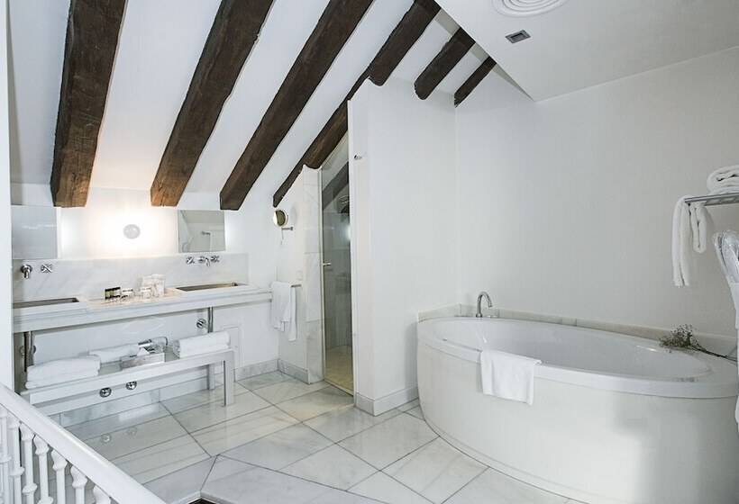 Suíte Júnior, Hospes Puerta De Alcalá, A Member Of Design Hotels