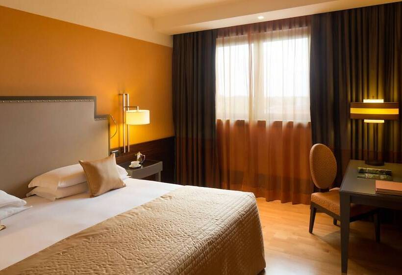 اتاق استاندارد سه نفره, Starhotels Grand Milan