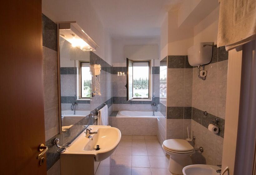 اتاق استاندارد چهار تخته, Villaggio S. Antonio