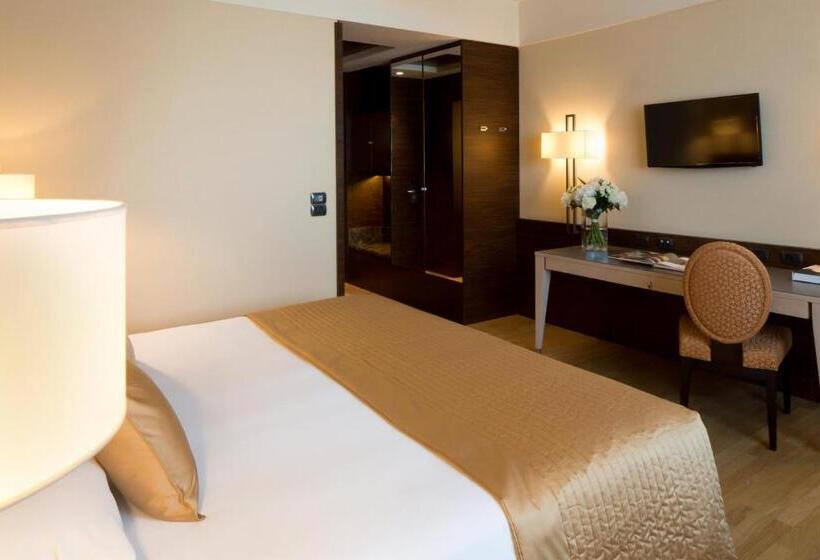 اتاق استاندارد سه نفره, Starhotels Grand Milan