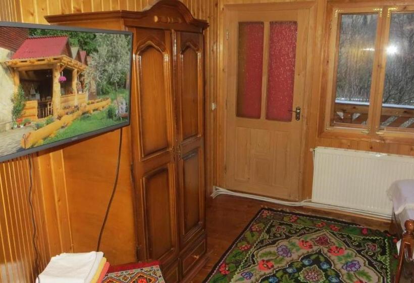 اتاق استاندارد سه تخته با بالکن, Pensiunea Poiana De Vis