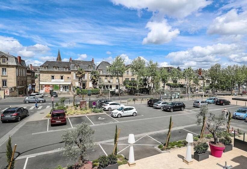 اتاق استاندارد سه نفره, La Reserve De Brive