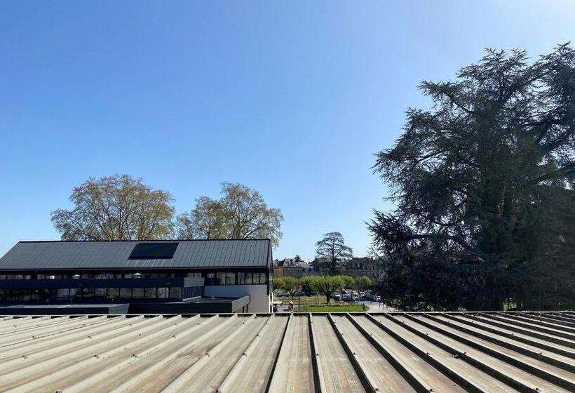 سوییت خانوادگی, La Reserve De Brive