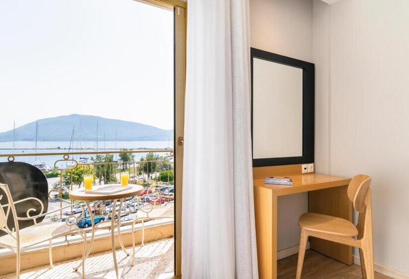 اتاق سوپریور با چشم‌انداز دریا, Lefkas