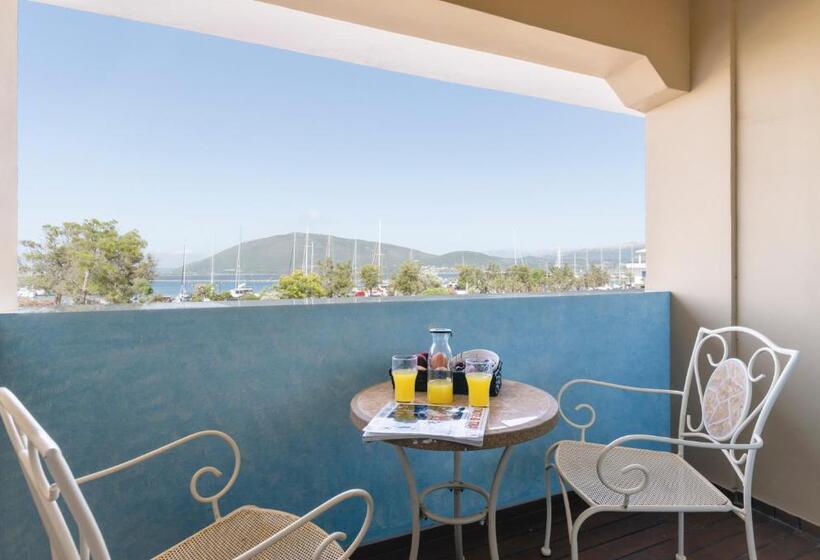 سوییت جونیور با چشم‌انداز دریا, Lefkas
