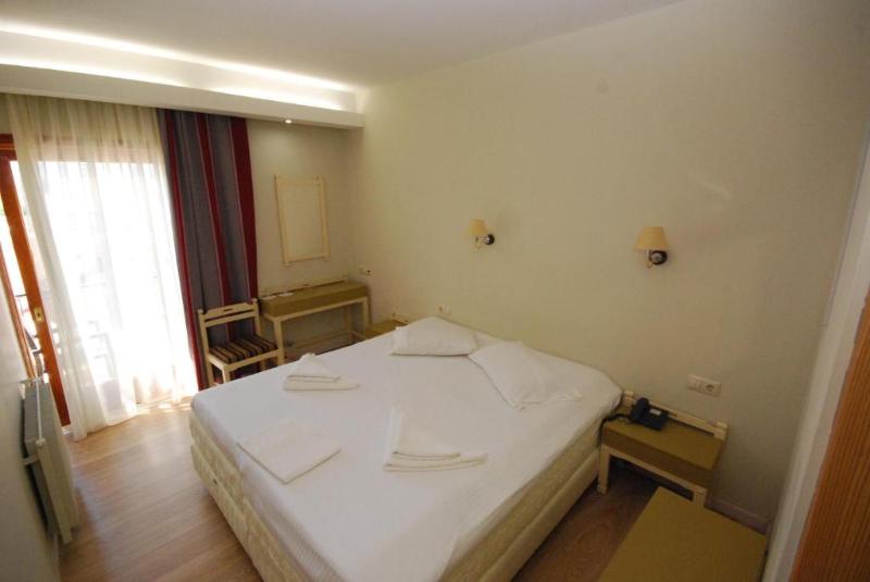 اتاق استاندارد سه نفره, Lefkas