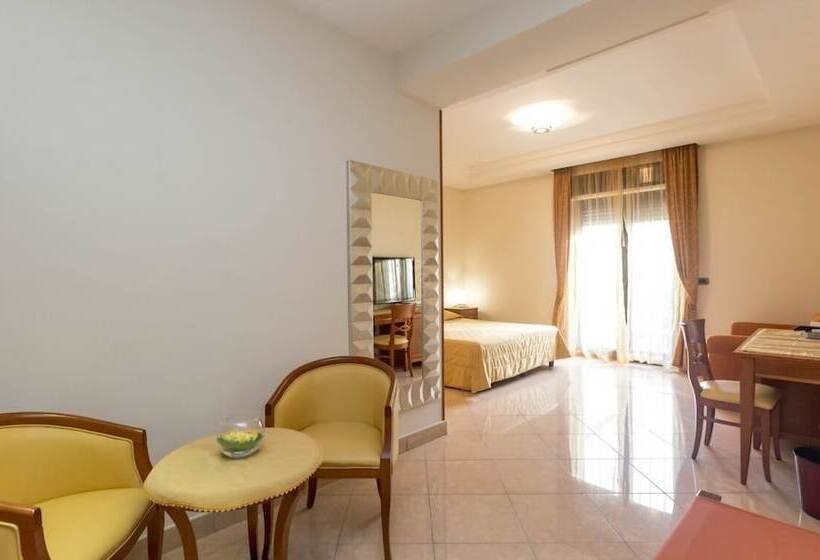 اتاق استاندارد چهار تخته, Ranch Palace