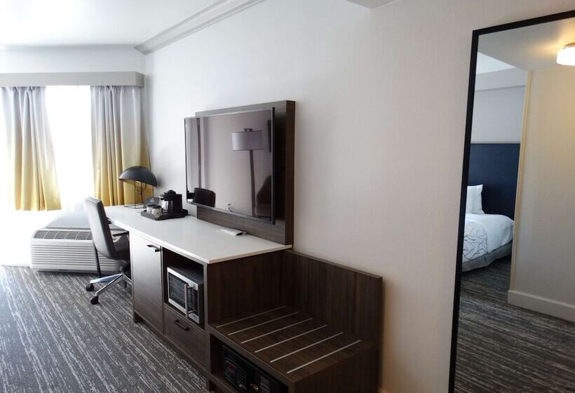 Люкс, Best Western Premier Denver East