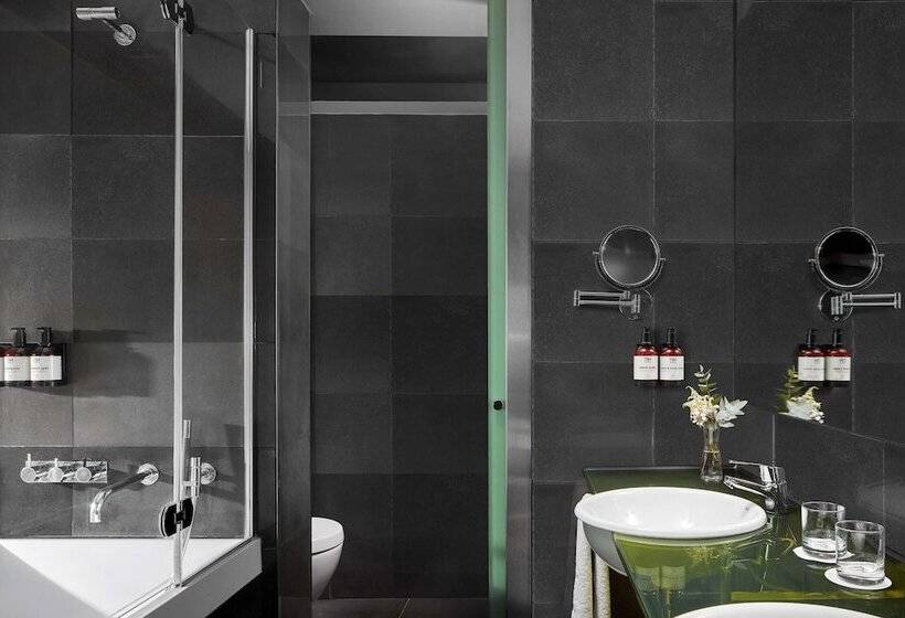 Quarto Superior, NH Madrid Las Tablas