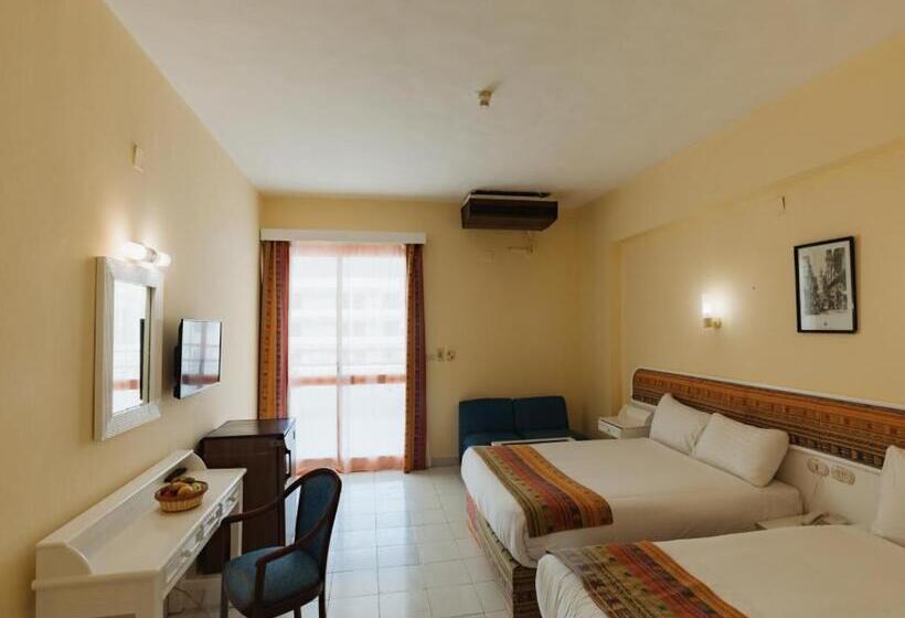 اتاق استاندارد با چشم‌انداز دریا, Empire Hotel Aqua Park
