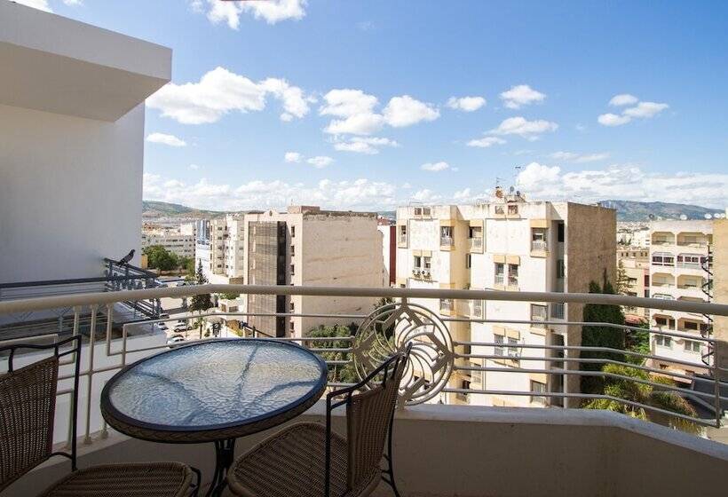 اتاق استاندارد سه نفره, Zahrat Al Jabal