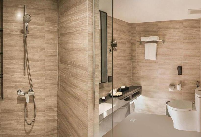 디럭스 룸 킹사이즈 침대, Paradox Resort Phuket   Sha Plus