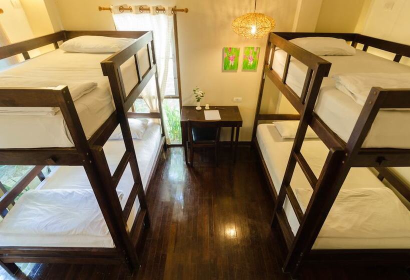 Кровать в Многоместном Номере с Общей Ванной, Eco Resort Chiang Mai