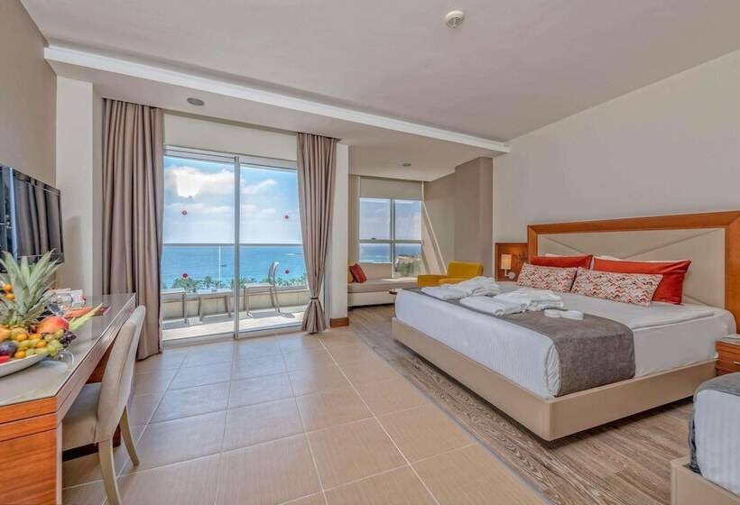 سوییت جونیور با چشم‌انداز دریا, Leodikya Kirman Premium - Ultra All Inclusive