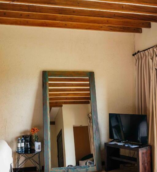 استودیوی استاندارد, Casa 1800 Ataco Hotel Boutique