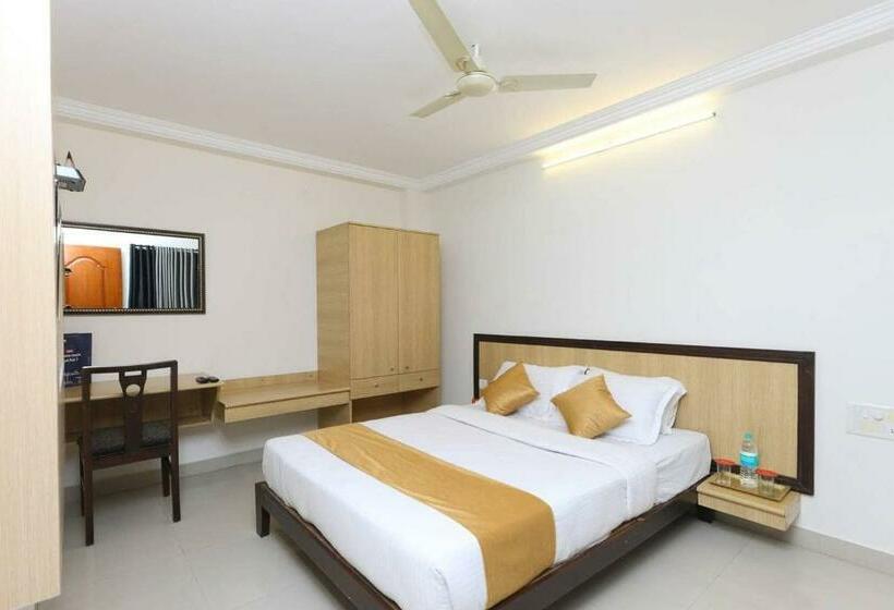 デラックスルーム, Half Moon Chennai