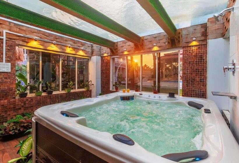 Вилла 1 Спальня, Ayurkutir Villa By Stayvista   Pool, Gym, And Snooker Table For Your Ultimate Relaxation And Enterta