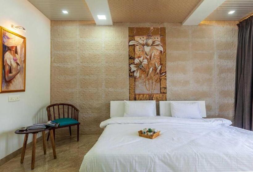 Вилла 1 Спальня, Ayurkutir Villa By Stayvista   Pool, Gym, And Snooker Table For Your Ultimate Relaxation And Enterta