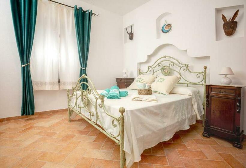 Люкс с Балконом, Vincent House Boutique