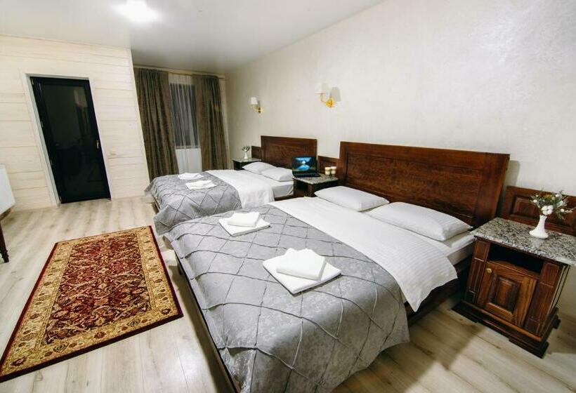 اتاق استاندارد چهارنفره با بالکن, Diamond Resort Black